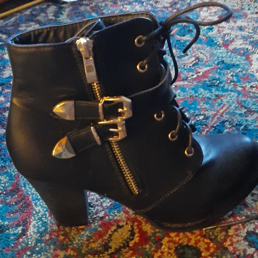 Never worn - Picture 2 of 4